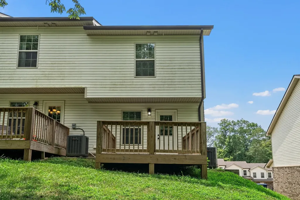 431 Glenstone Springs Drive Clarksville TN 37043