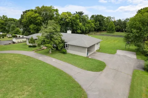 305 Castle Heights Avenue Lebanon TN 37087