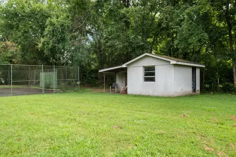 305 Castle Heights Avenue Lebanon TN 37087
