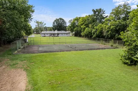 305 Castle Heights Avenue Lebanon TN 37087