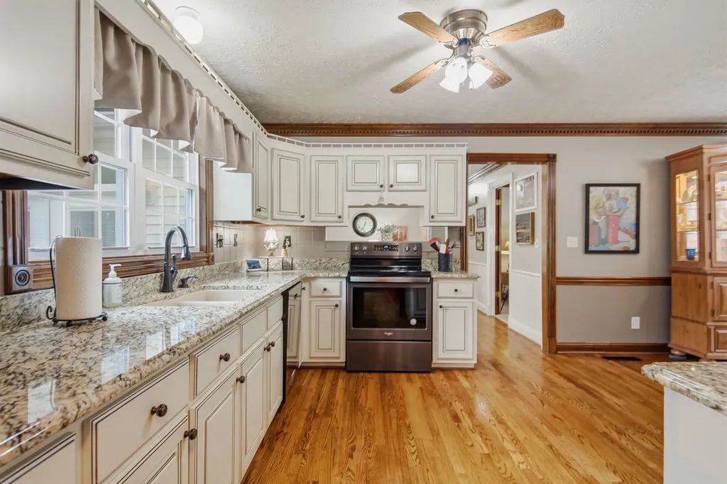 318 Walnut Court White House TN 37188