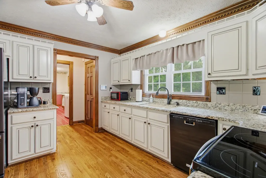 318 Walnut Court White House TN 37188