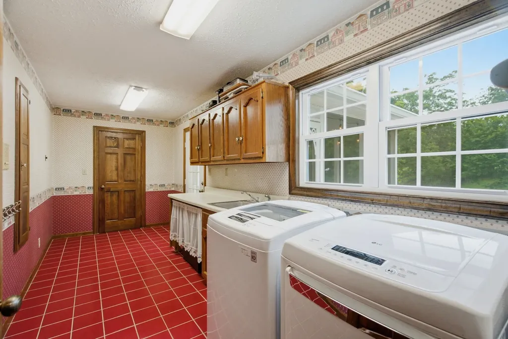 318 Walnut Court White House TN 37188