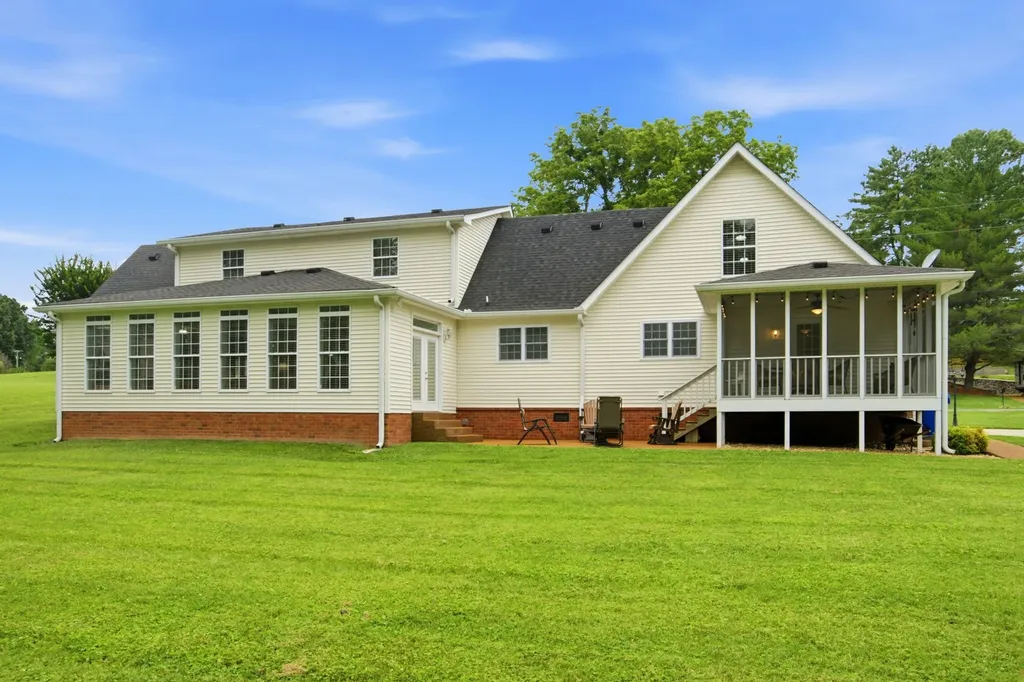 318 Walnut Court White House TN 37188
