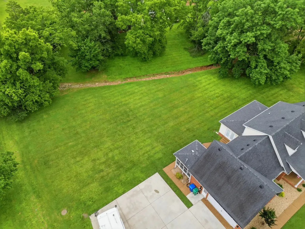 318 Walnut Court White House TN 37188