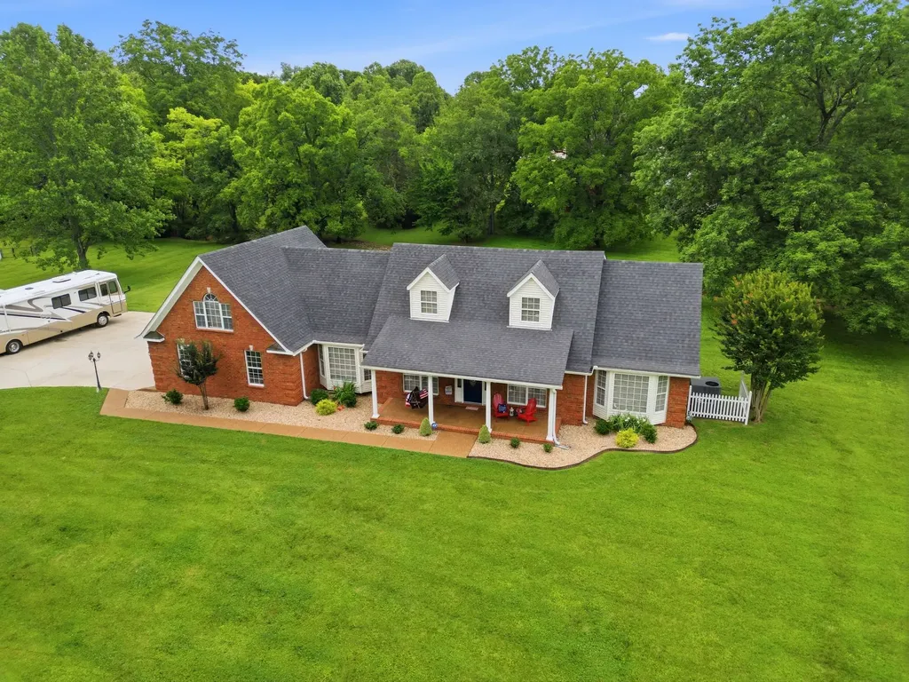 318 Walnut Court White House TN 37188