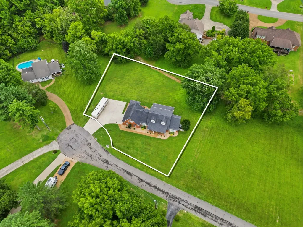 318 Walnut Court White House TN 37188