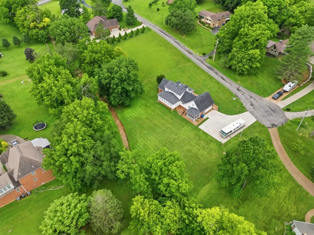 318 Walnut Court White House TN 37188