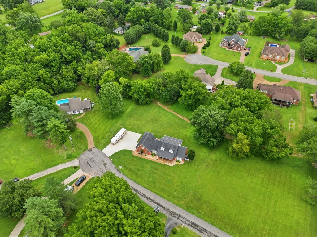 318 Walnut Court White House TN 37188