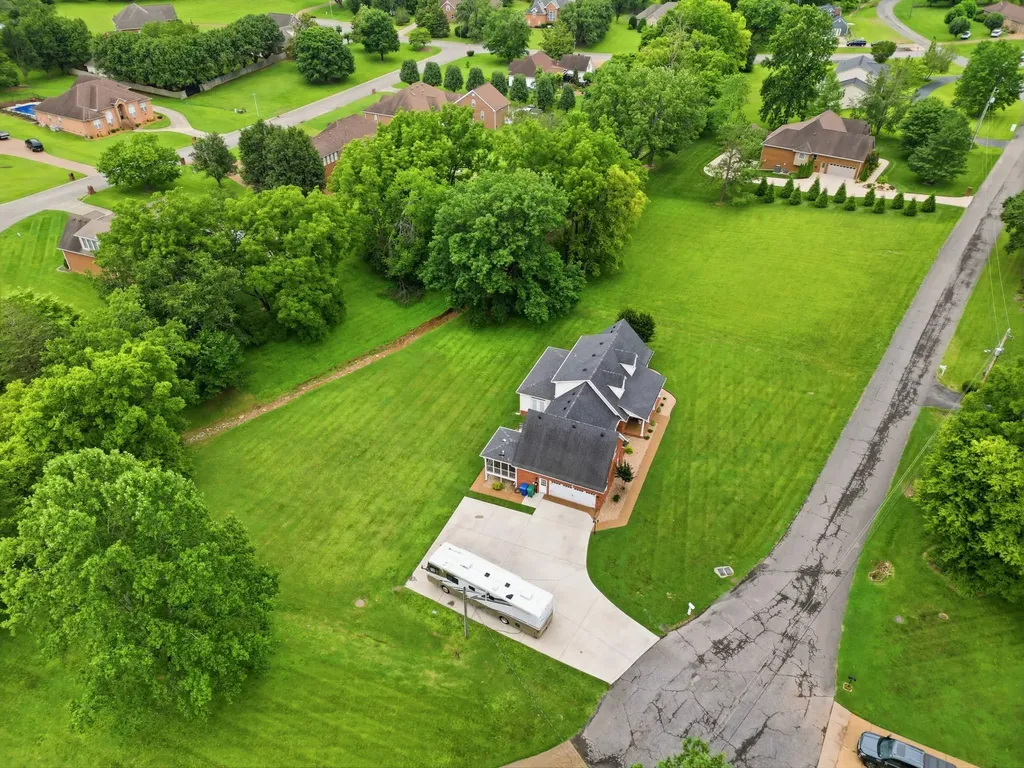 318 Walnut Court White House TN 37188