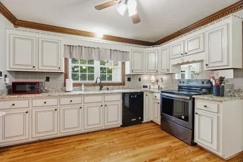 318 Walnut Court White House TN 37188