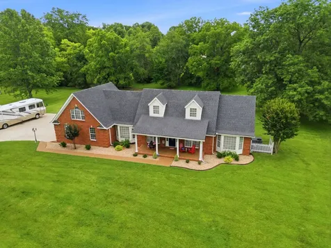 318 Walnut Court White House TN 37188