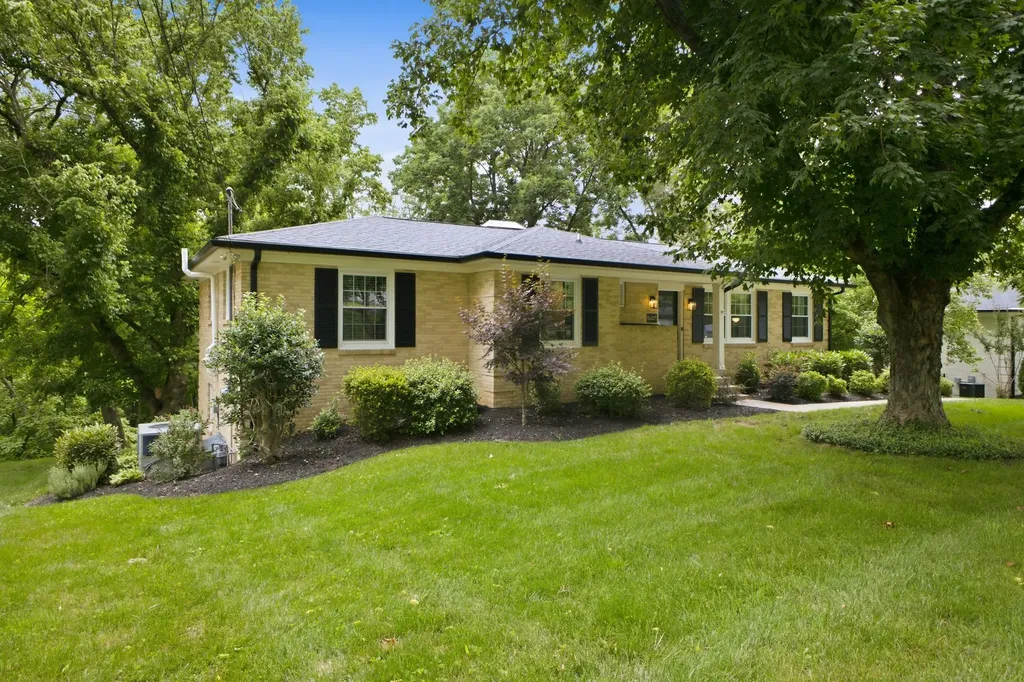 5437 Hill Road Circle Nashville TN 37220