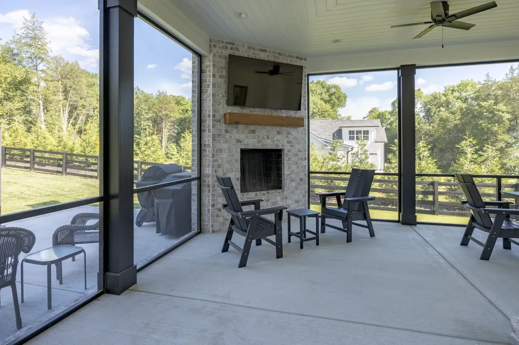 2207 Carpenter Bridge Road Columbia TN 38401