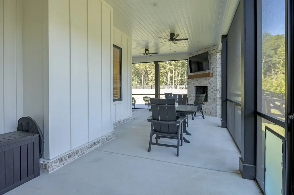2207 Carpenter Bridge Road Columbia TN 38401