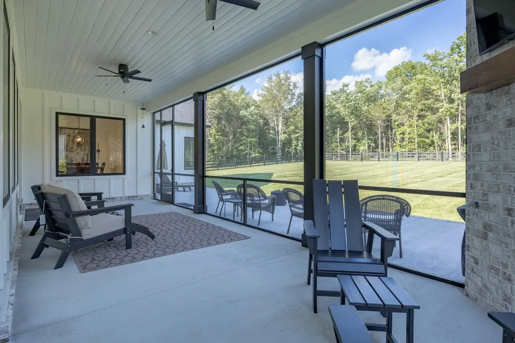 2207 Carpenter Bridge Road Columbia TN 38401