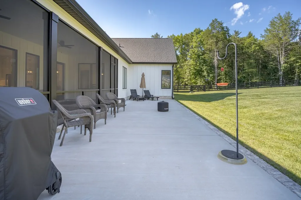 2207 Carpenter Bridge Road Columbia TN 38401