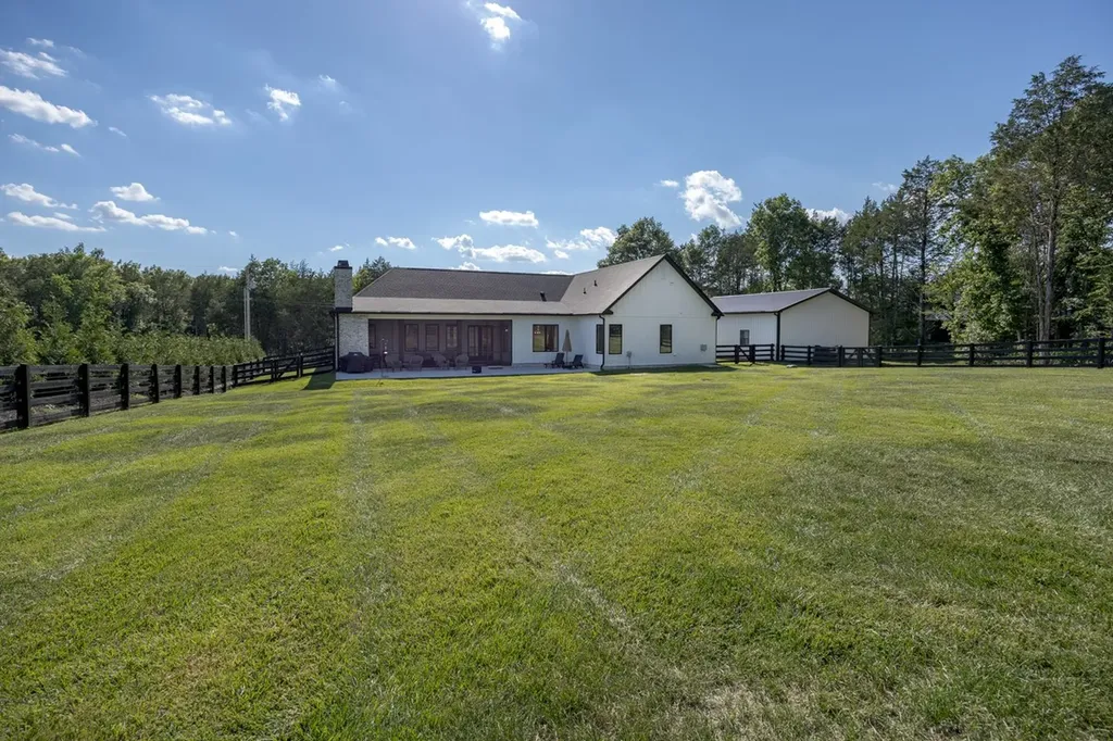 2207 Carpenter Bridge Road Columbia TN 38401