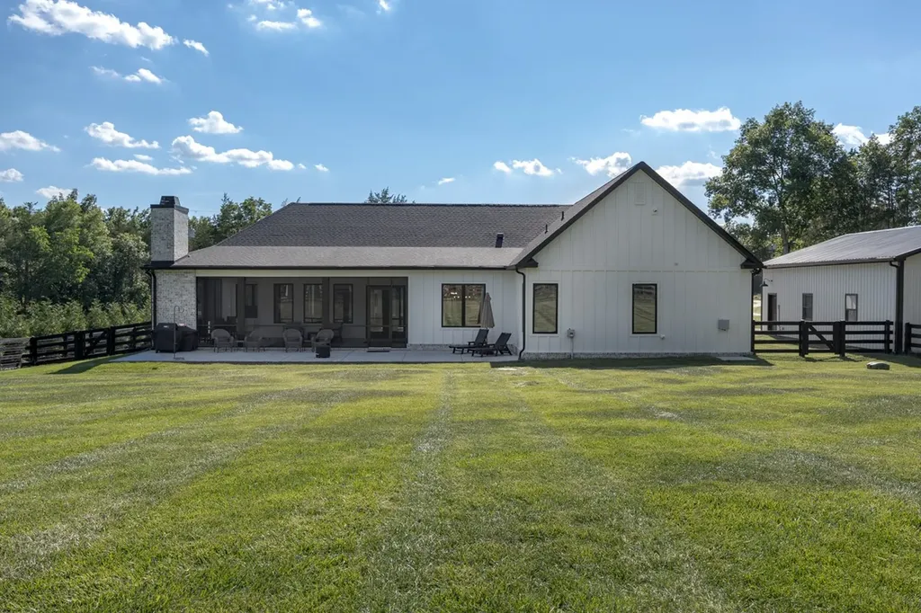 2207 Carpenter Bridge Road Columbia TN 38401