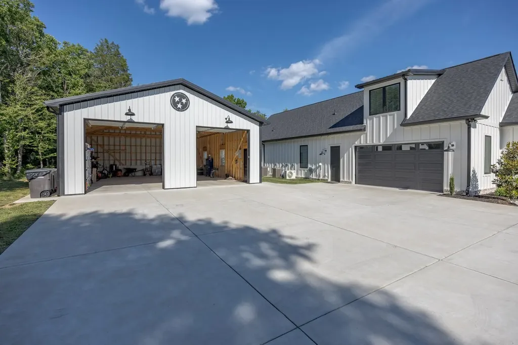 2207 Carpenter Bridge Road Columbia TN 38401
