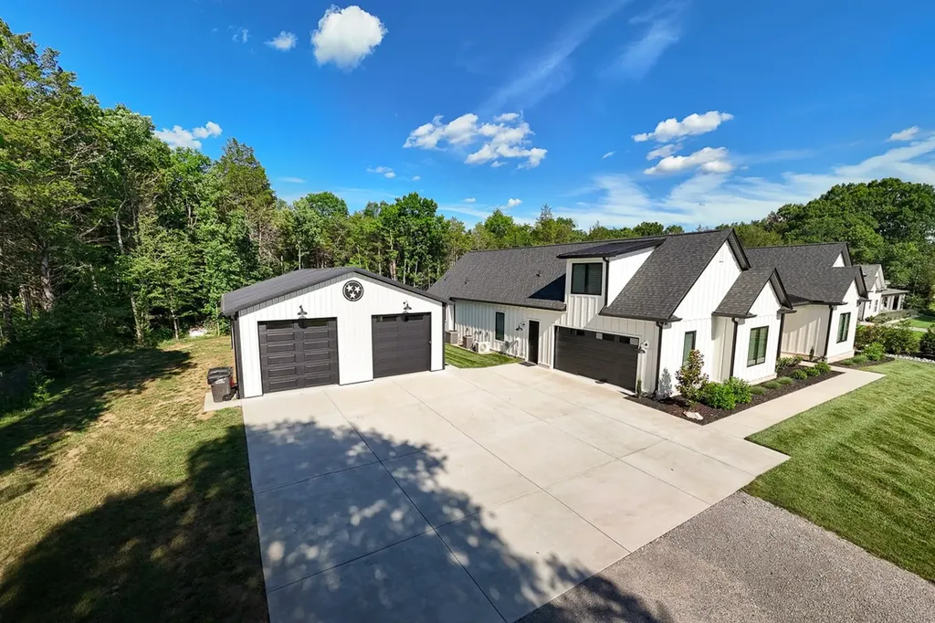 2207 Carpenter Bridge Road Columbia TN 38401