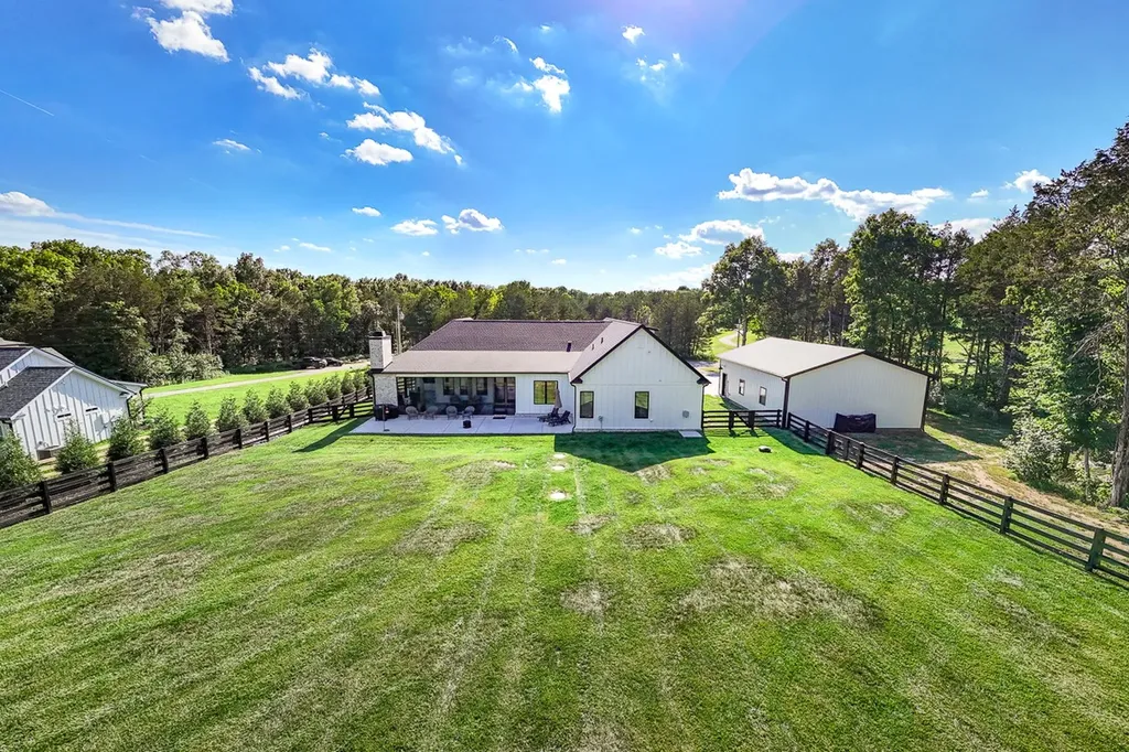 2207 Carpenter Bridge Road Columbia TN 38401