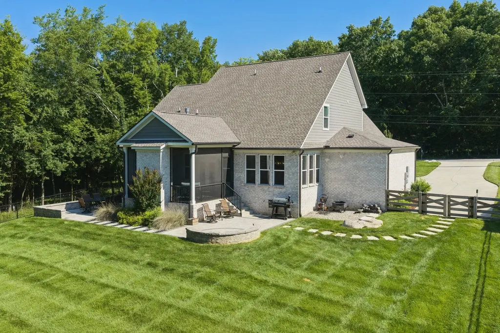 1610 Stewarts Ferry Pike Hermitage TN 37076