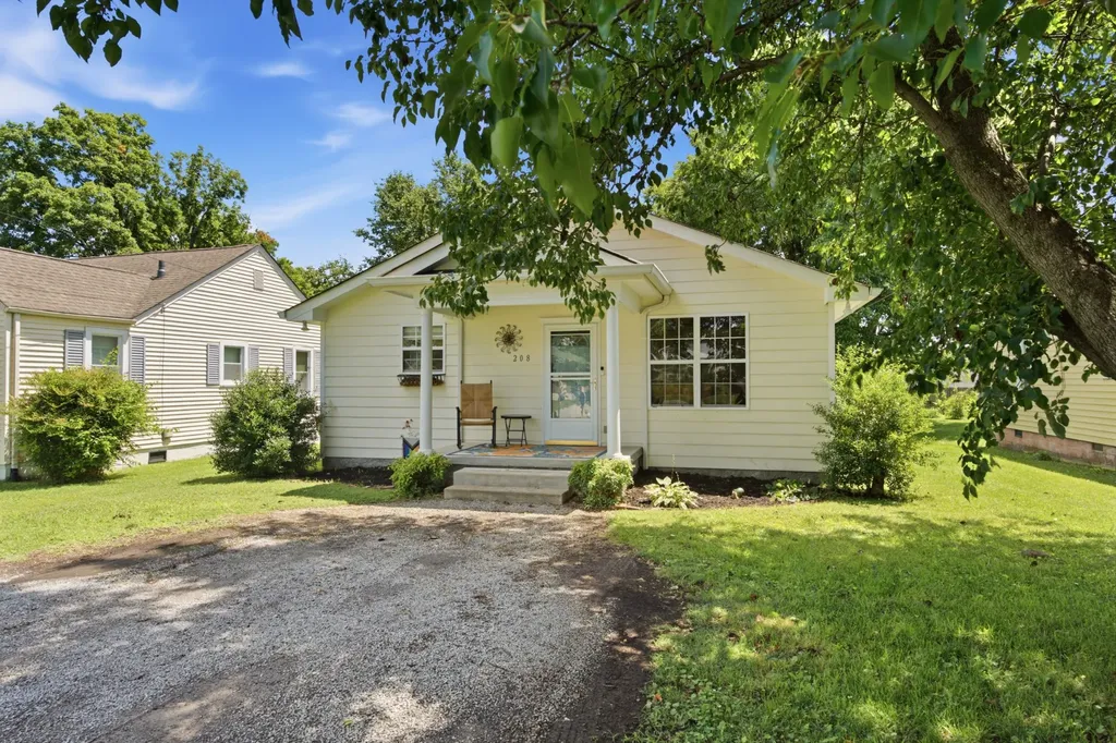 208 East Avenue Goodlettsville TN 37072