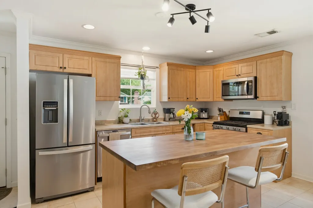 208 East Avenue Goodlettsville TN 37072