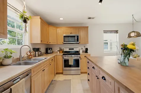 208 East Avenue Goodlettsville TN 37072