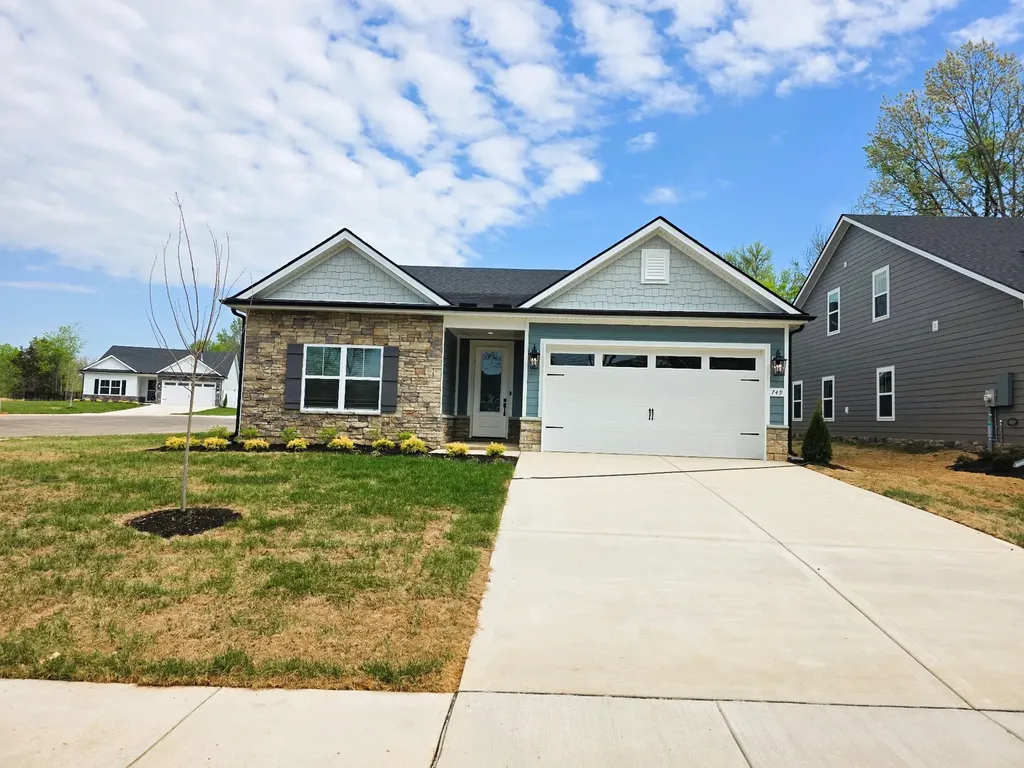 749 Brownlow Road White House TN 37188
