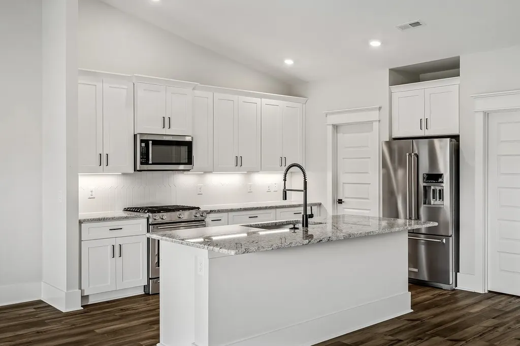 749 Brownlow Road White House TN 37188