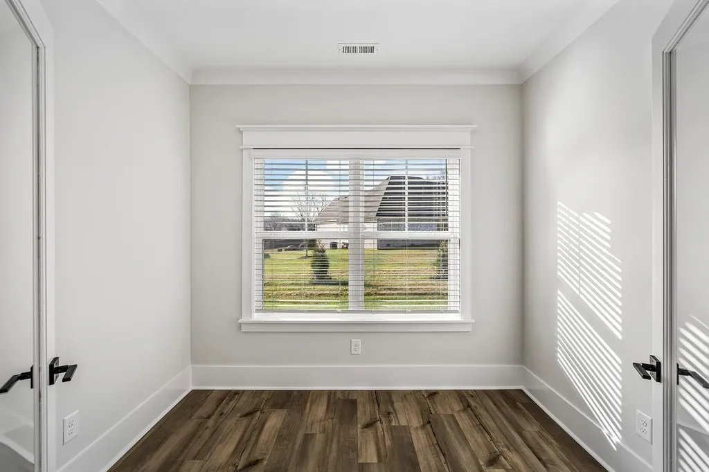 749 Brownlow Road White House TN 37188