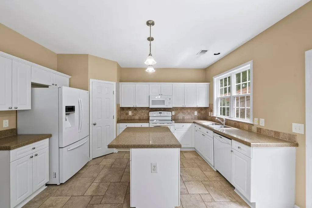 1664 W Wilson Boulevard Mount Juliet TN 37122