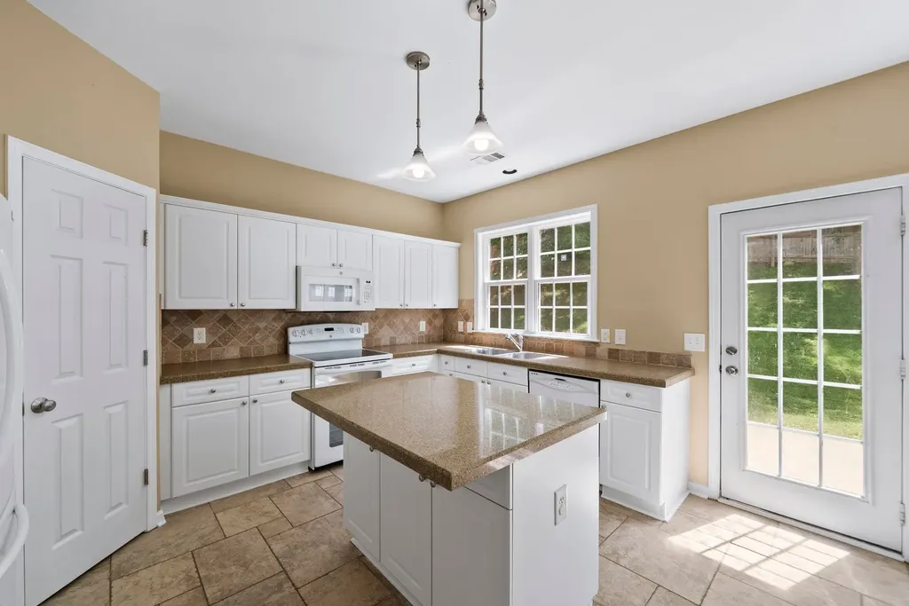 1664 W Wilson Boulevard Mount Juliet TN 37122