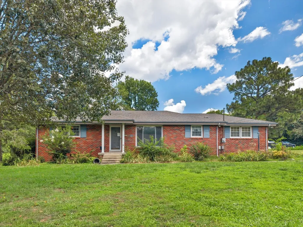 813 W Spring Street Lebanon TN 37087