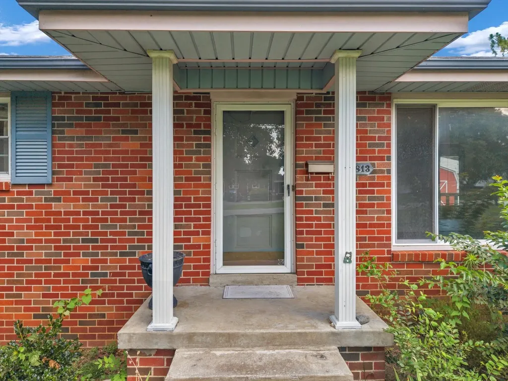 813 W Spring Street Lebanon TN 37087