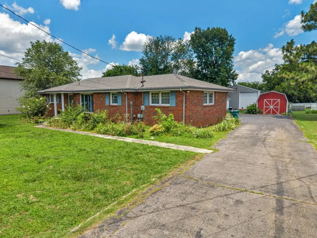 813 W Spring Street Lebanon TN 37087