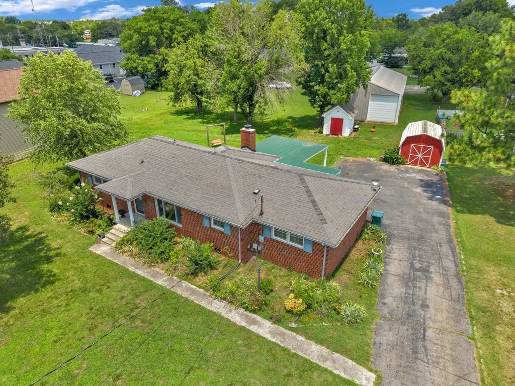 813 W Spring Street Lebanon TN 37087