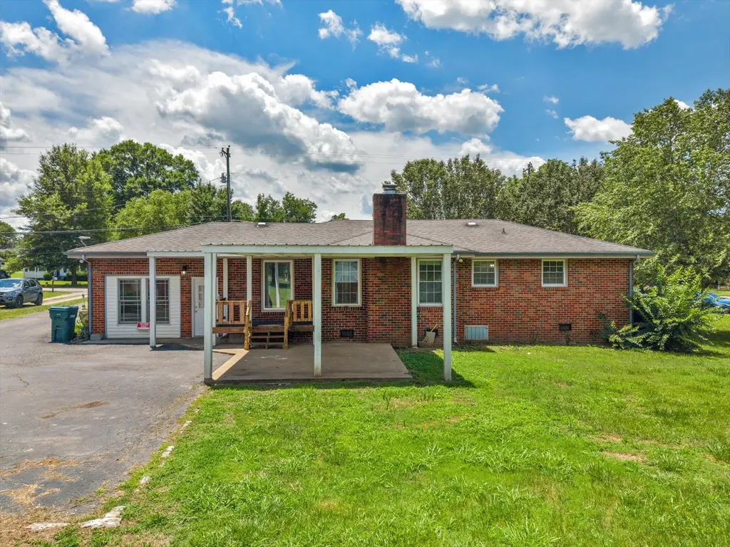 813 W Spring Street Lebanon TN 37087