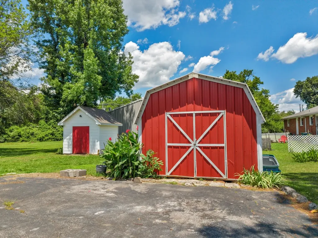 813 W Spring Street Lebanon TN 37087