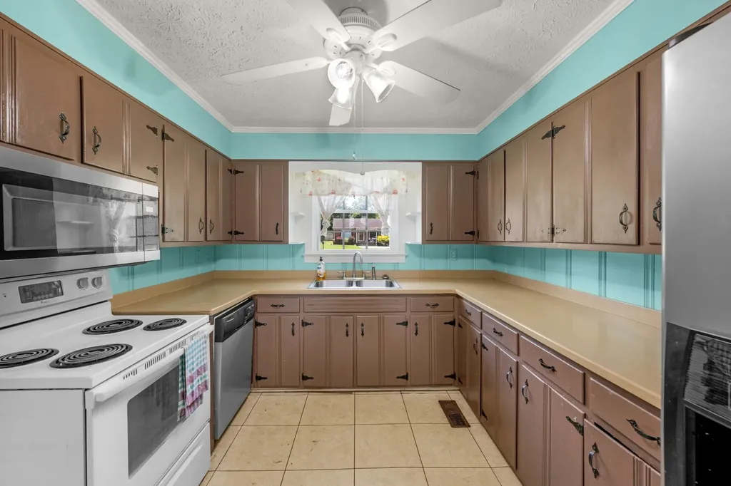 813 W Spring Street Lebanon TN 37087
