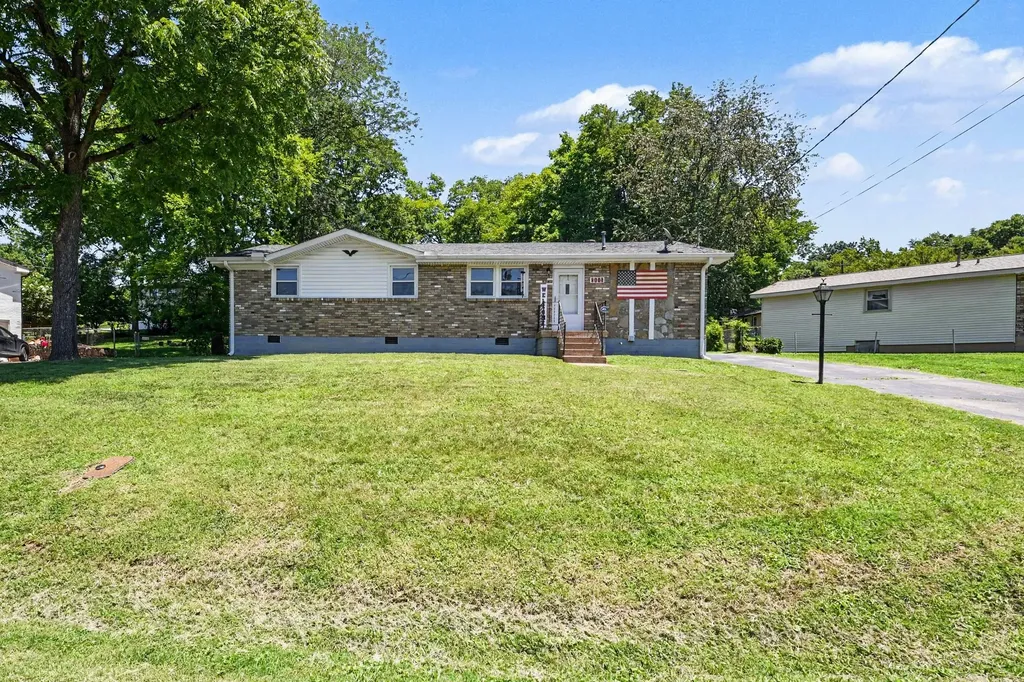 8008 Bonnafair Drive Hermitage TN 37076