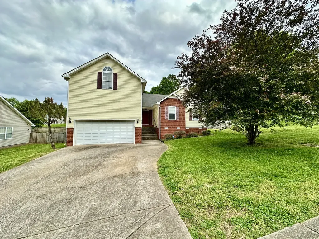 942 Cobbler Drive Clarksville TN 37040