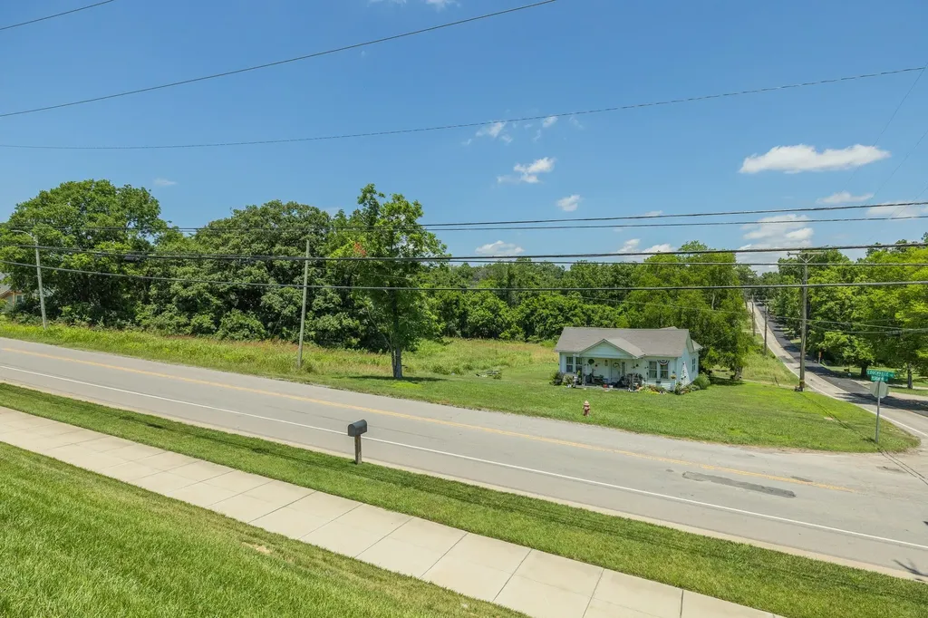 2624 Couchville Pike Nashville TN 37217