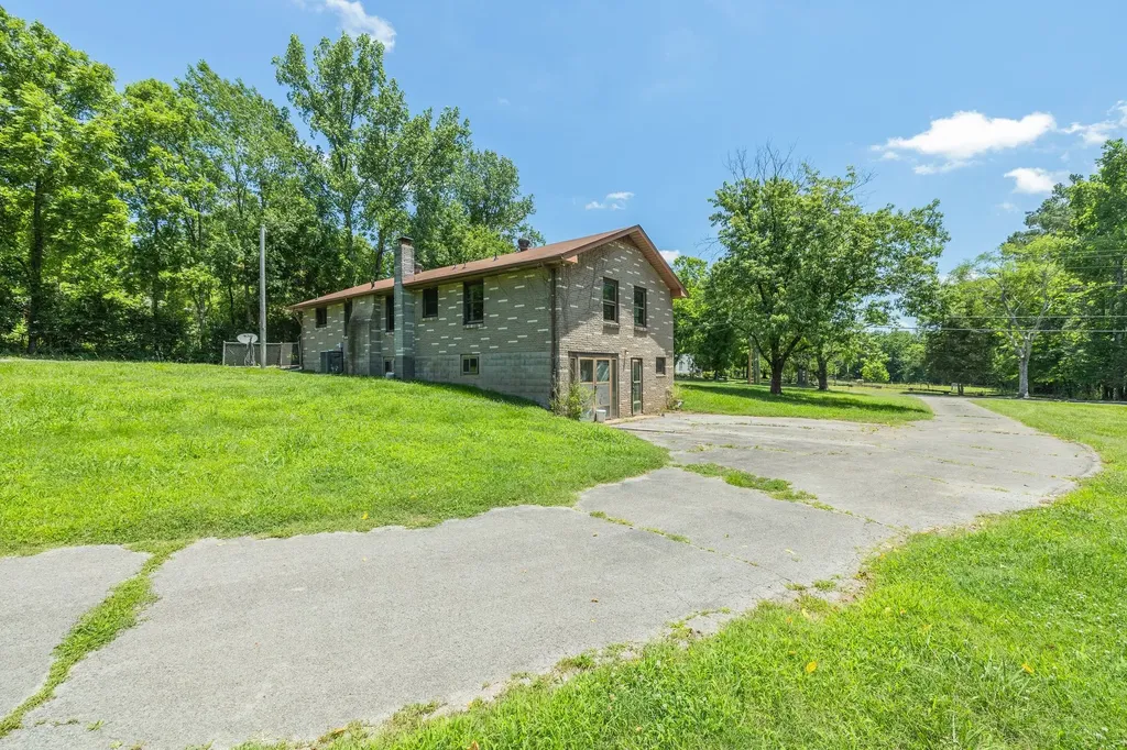 2624 Couchville Pike Nashville TN 37217