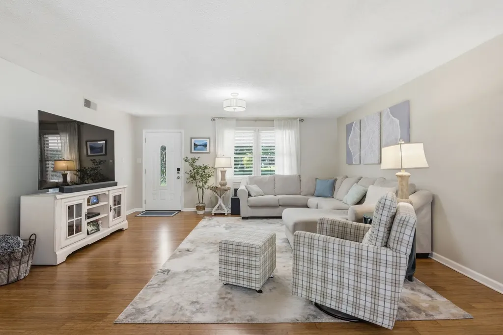 1170 Liberty Road Charlotte TN 37036