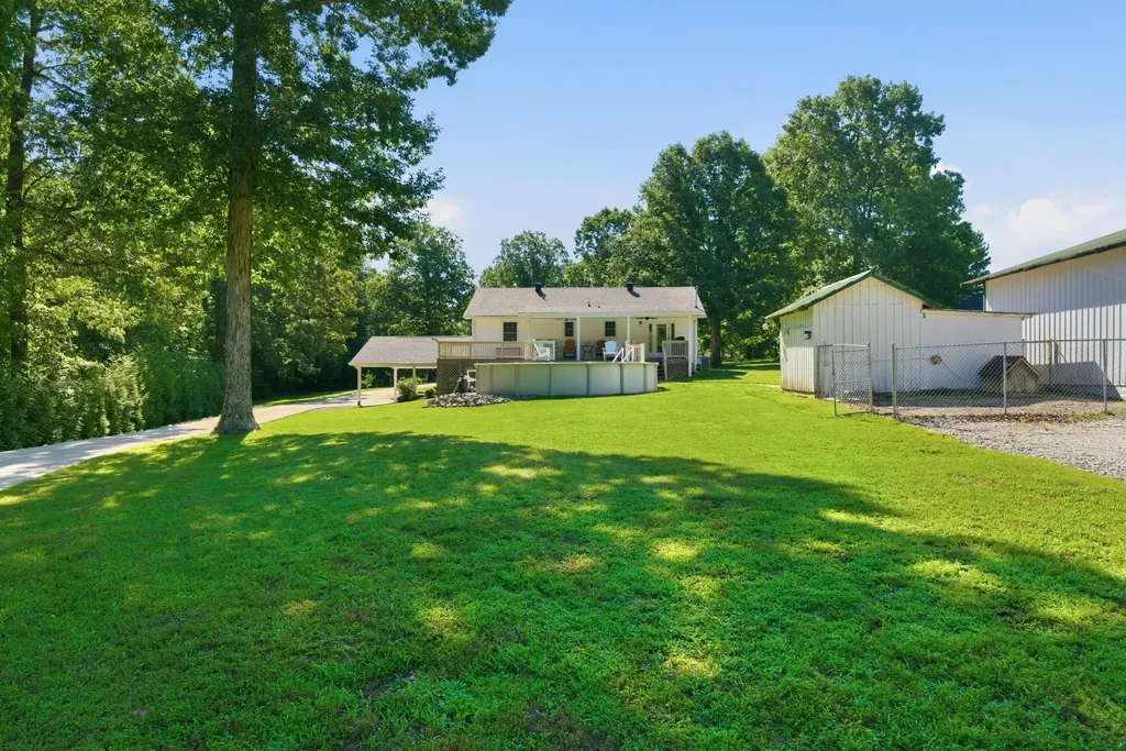 1170 Liberty Road Charlotte TN 37036