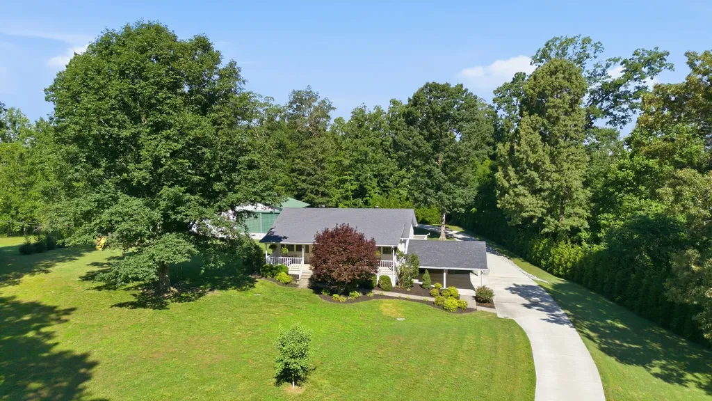 1170 Liberty Road Charlotte TN 37036
