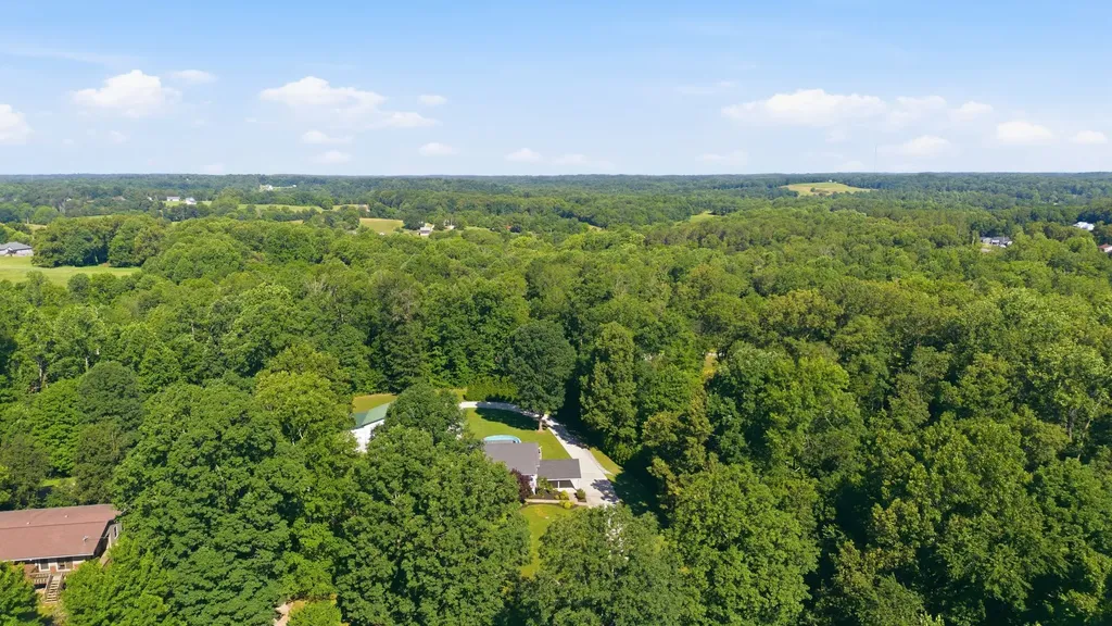 1170 Liberty Road Charlotte TN 37036